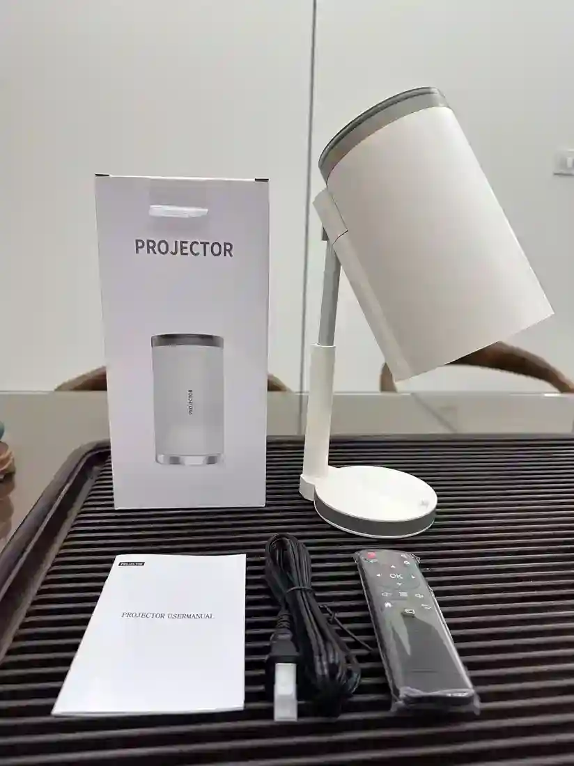 Portronics Beem 520 4K android Projector With HDMI Cable.
